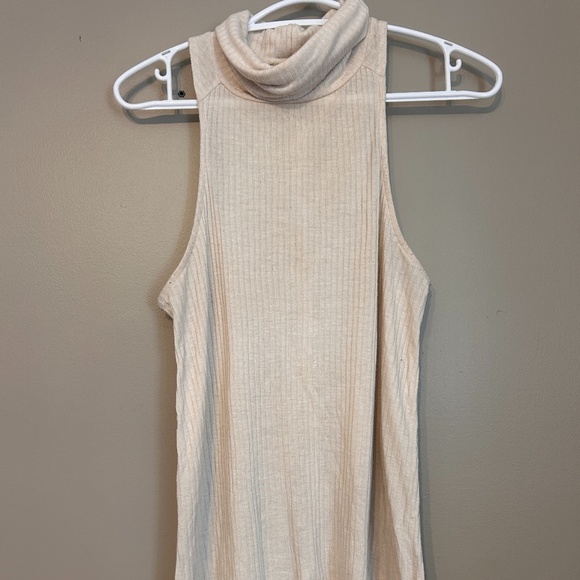 Express Sleeveless Turtleneck - Picture 1 of 4